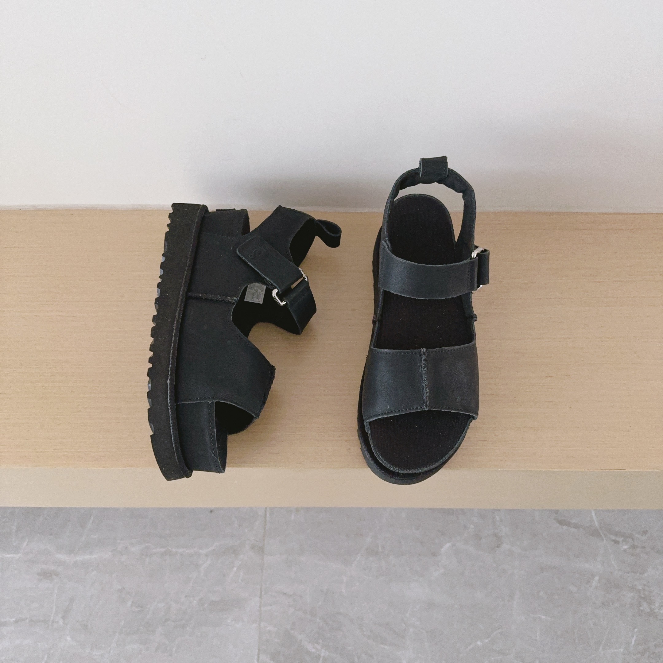 Center Seam Sandals
