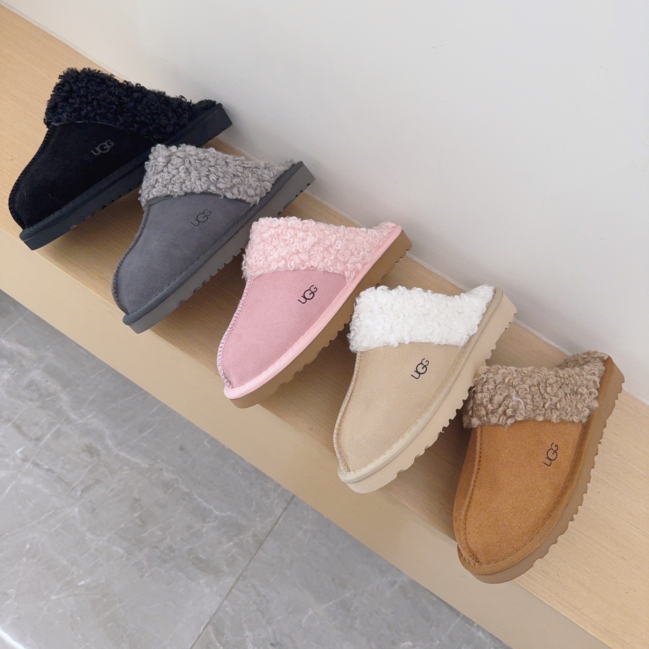 UGG Kids Curly Fleece Star Slippers