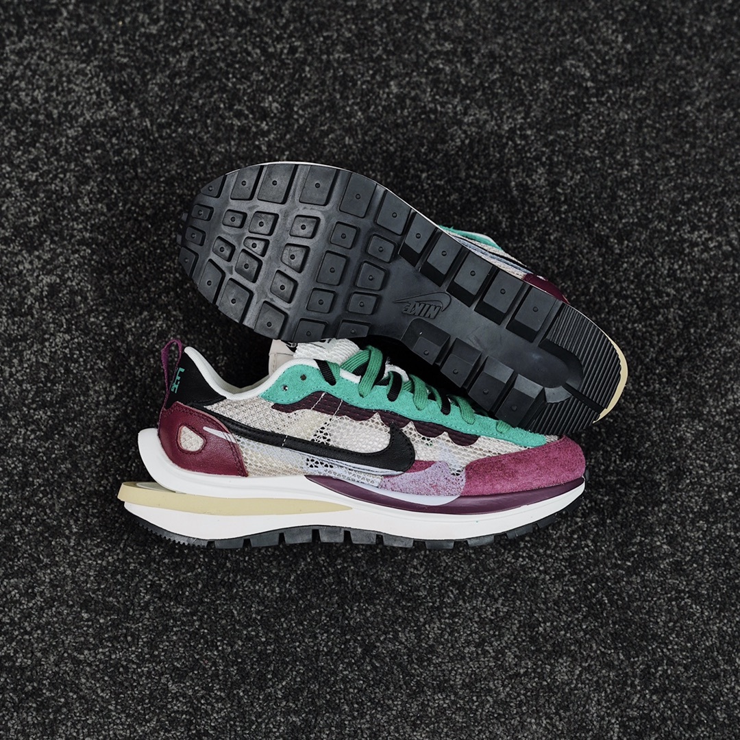 Nike x sacai Sneakers detail 2