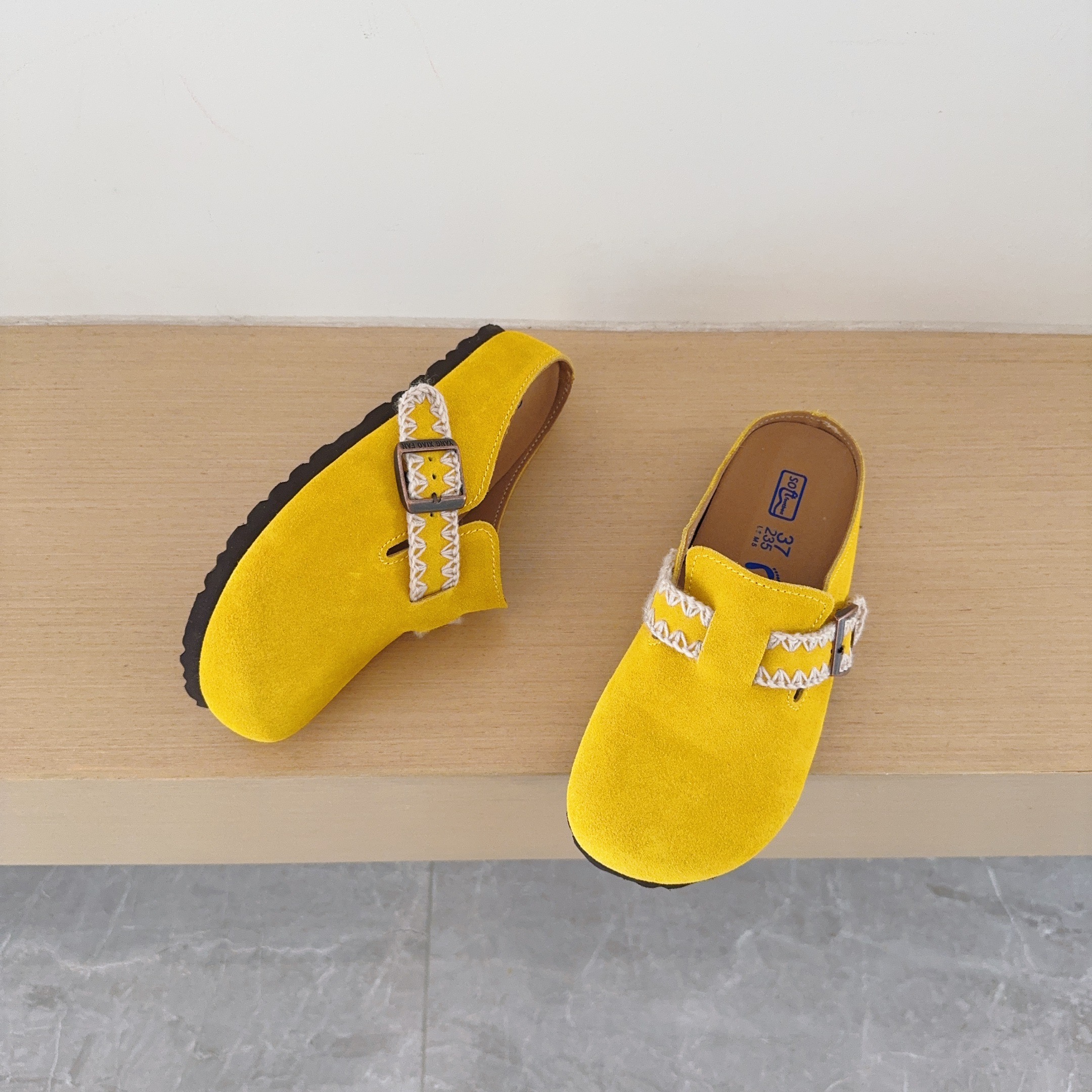 UGG Footwear Style 062