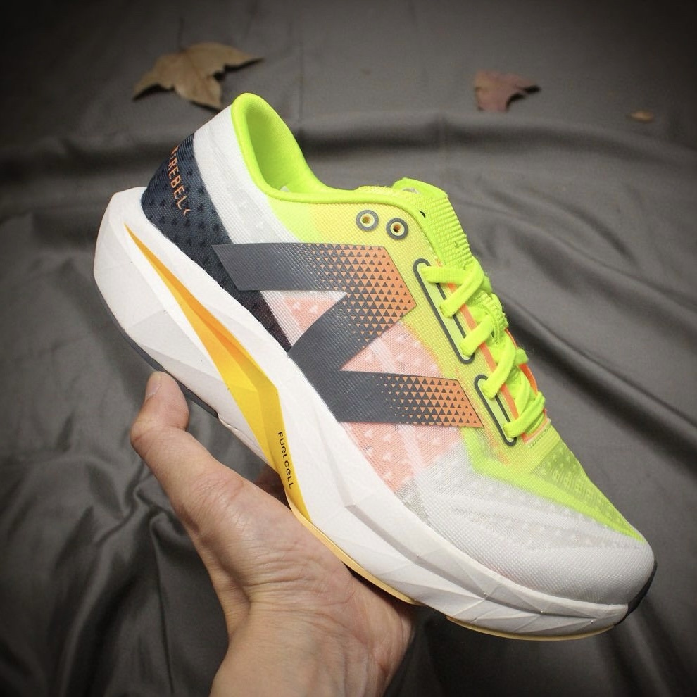 New Balance FuelCell Rebel V4