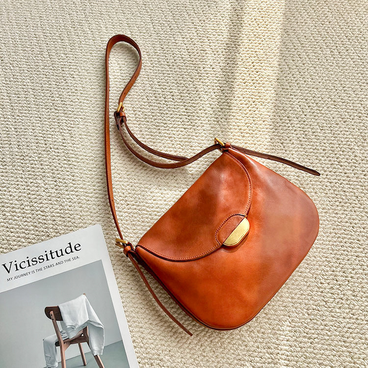 Ombre Leather Saddle Bag