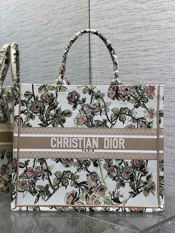 Dior Book Tote Large Botanical