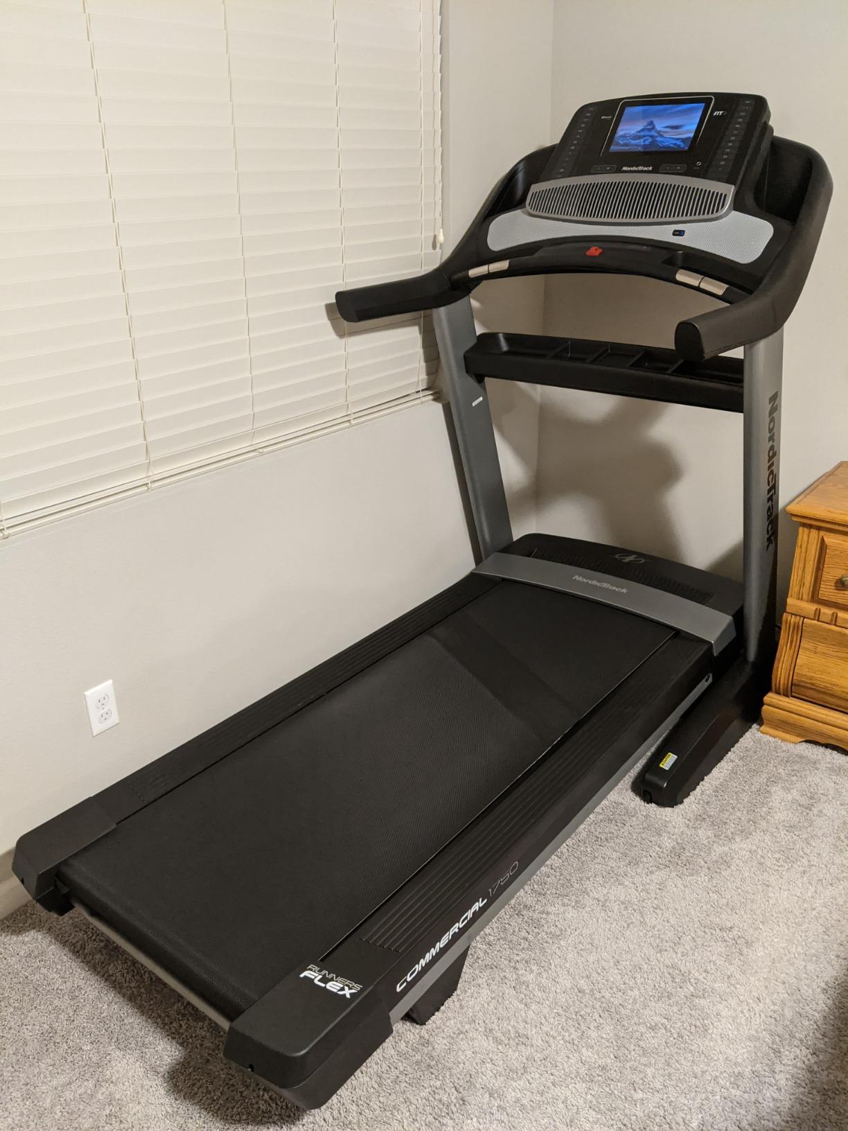 NordicTrack Commercial Series + 30-Day iFit Membership