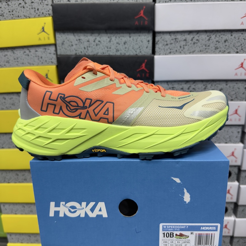 Hoka Speedgoat 7 Sneakers