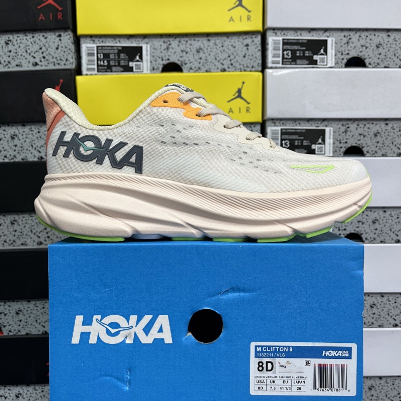Hoka Clifton 9 Sneakers