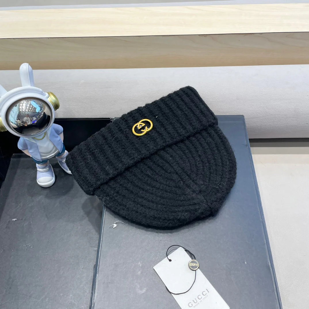 BEANIE HAT IN BLACK WOOL 434959