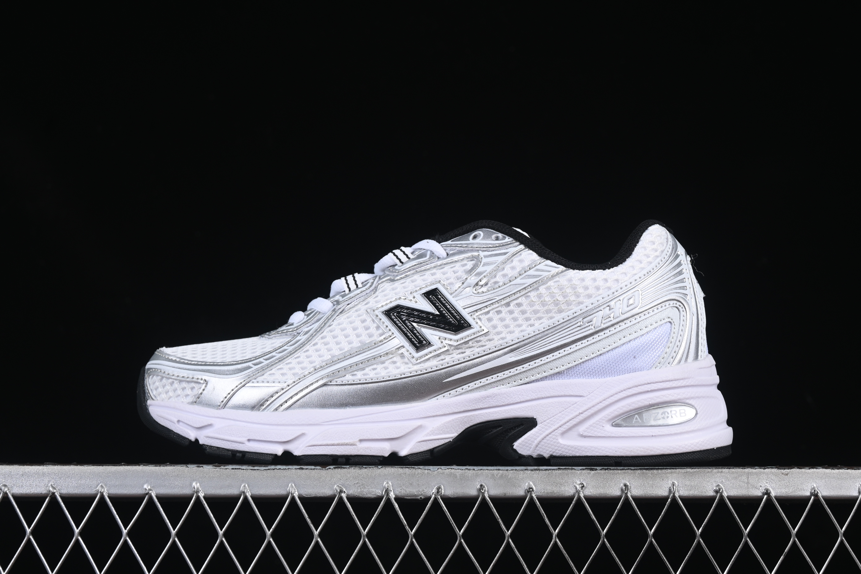 New Balance 740