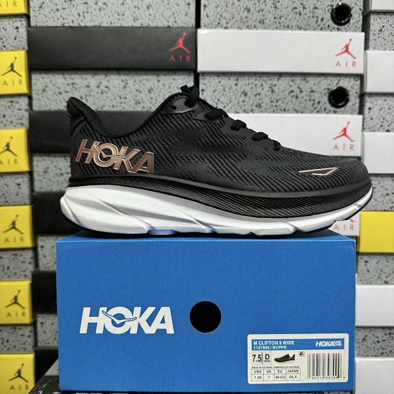 Hoka Clifton 9 Wide Sneakers