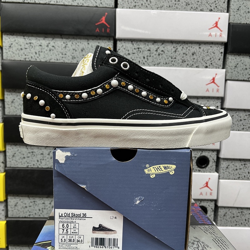 Vans Knu Skool Black Vintage Pearl Stud