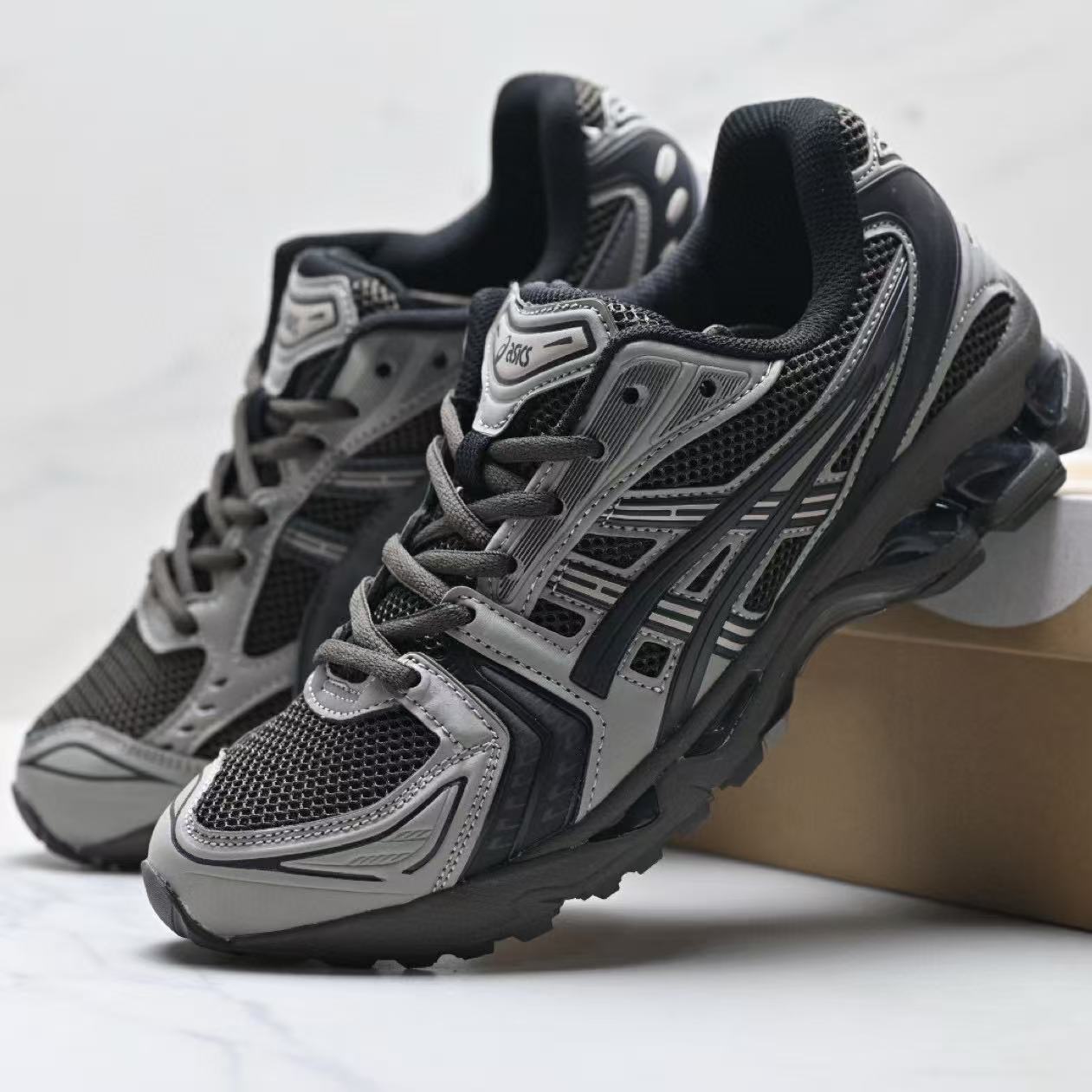 ASICS Gel-Kayano 14