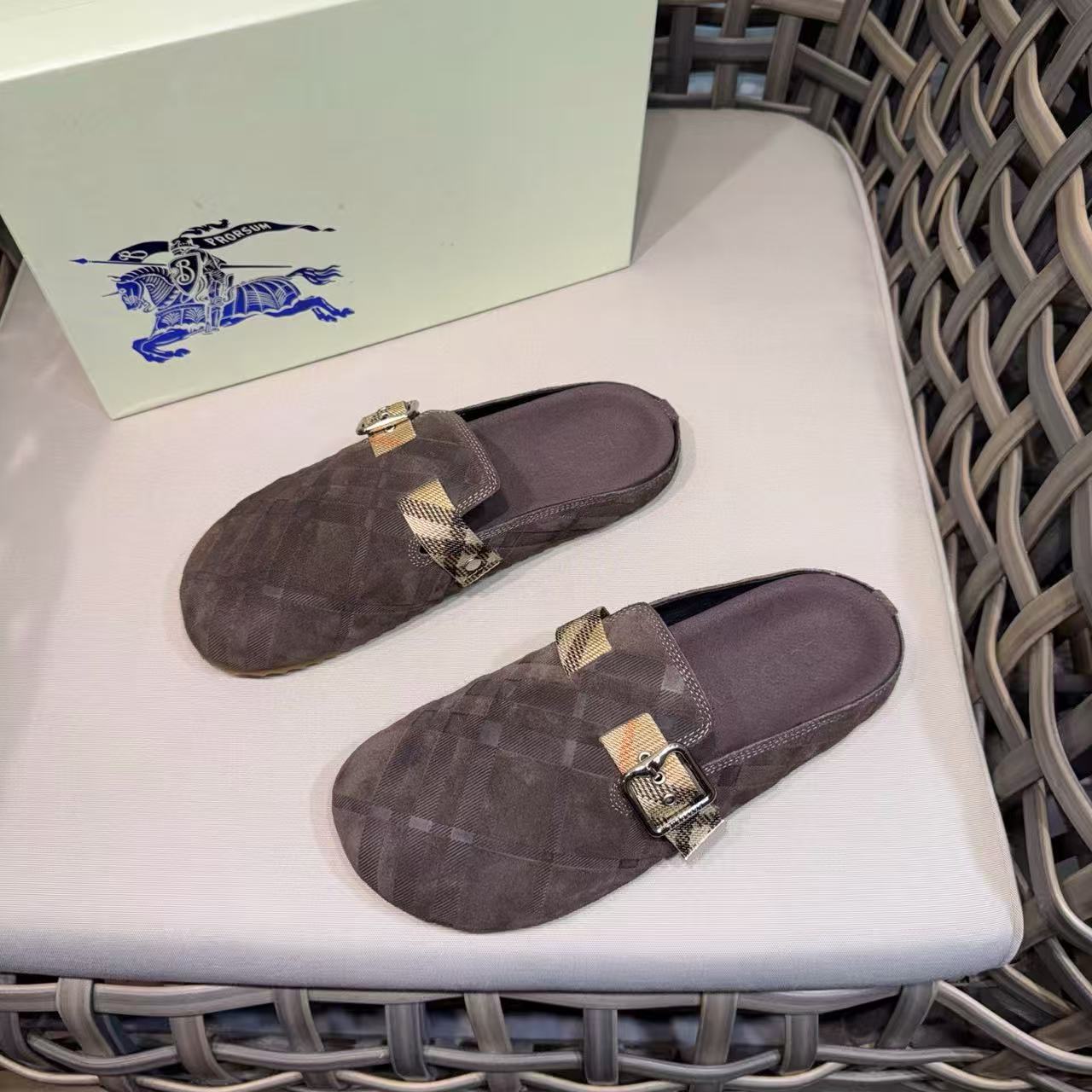 Burberry Men's Slippers