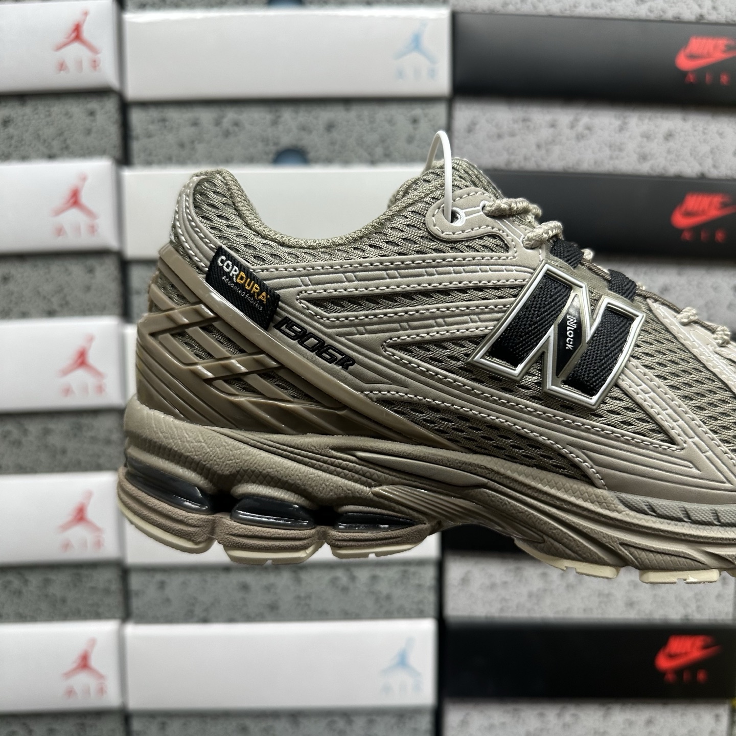New Balance 1906 Sneakers detail 2