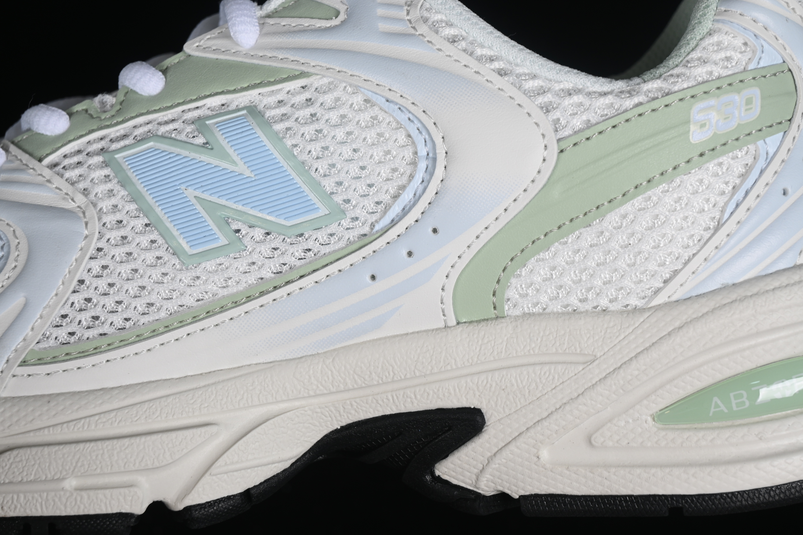 New Balance 530