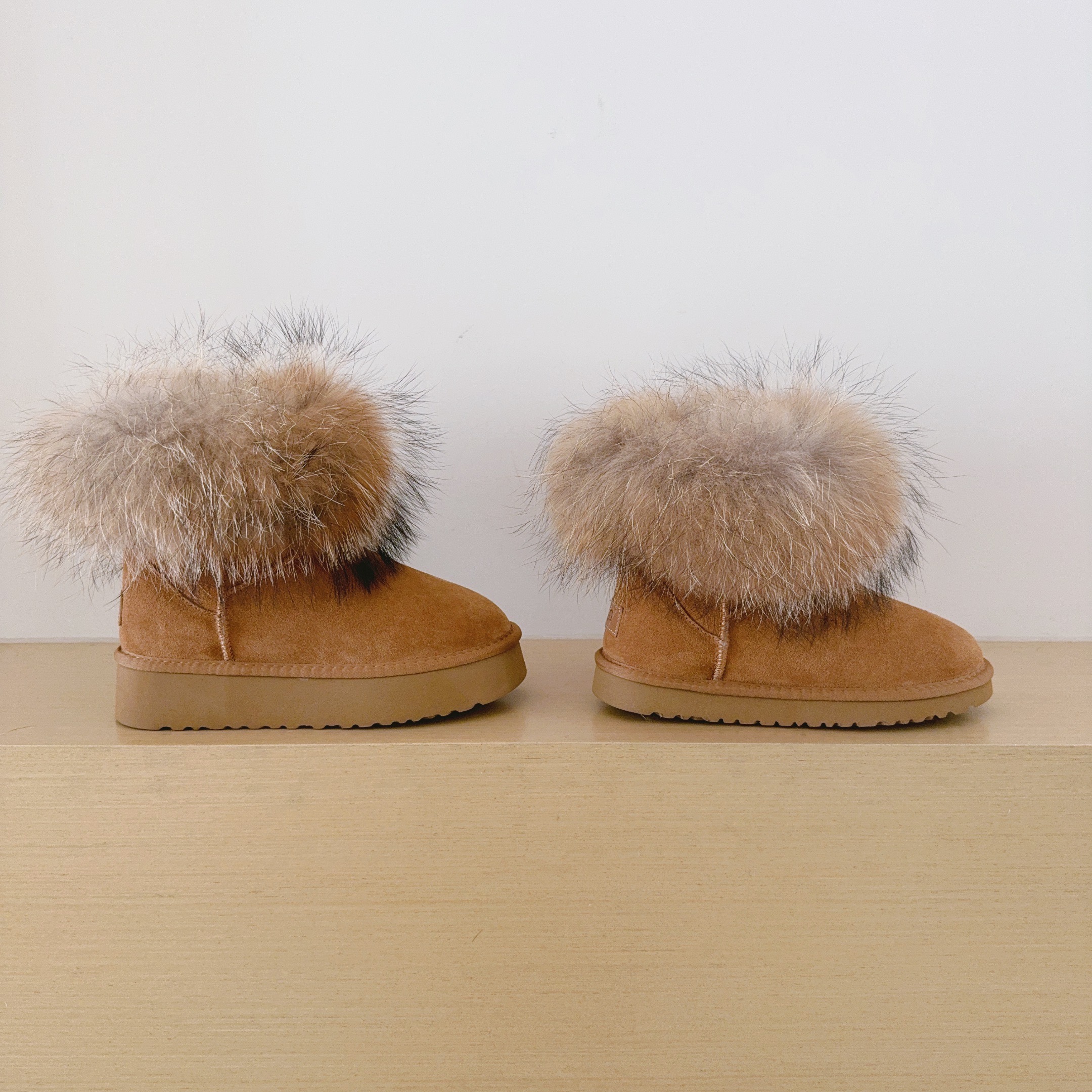 UGG Kids Platform 5854 Genuine Fur Trim Low-Cut Boots