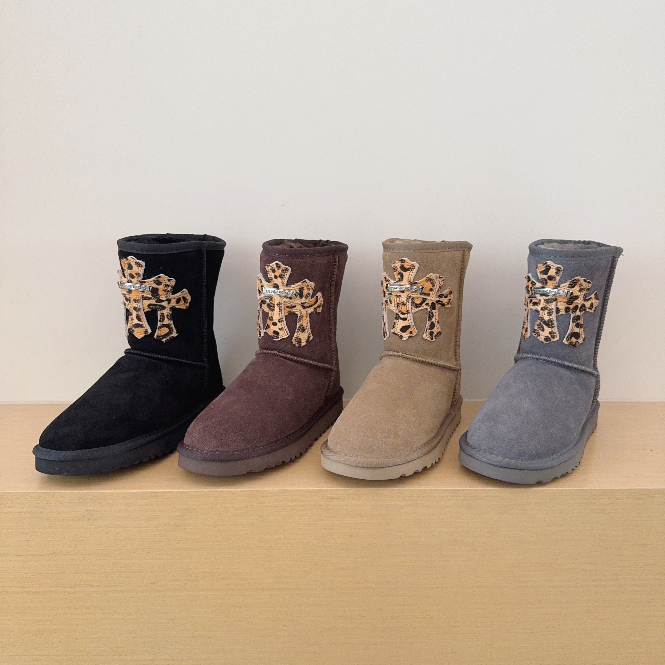 UGG Kids Leopard Print Cross Motif