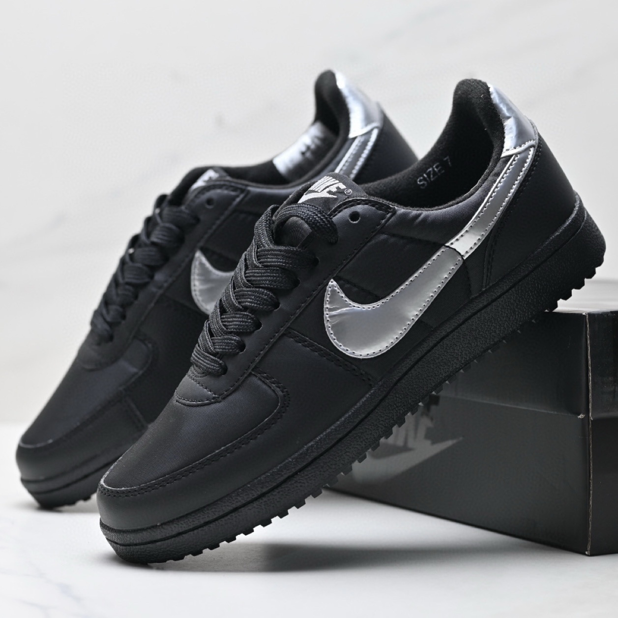 Nike Field General 82