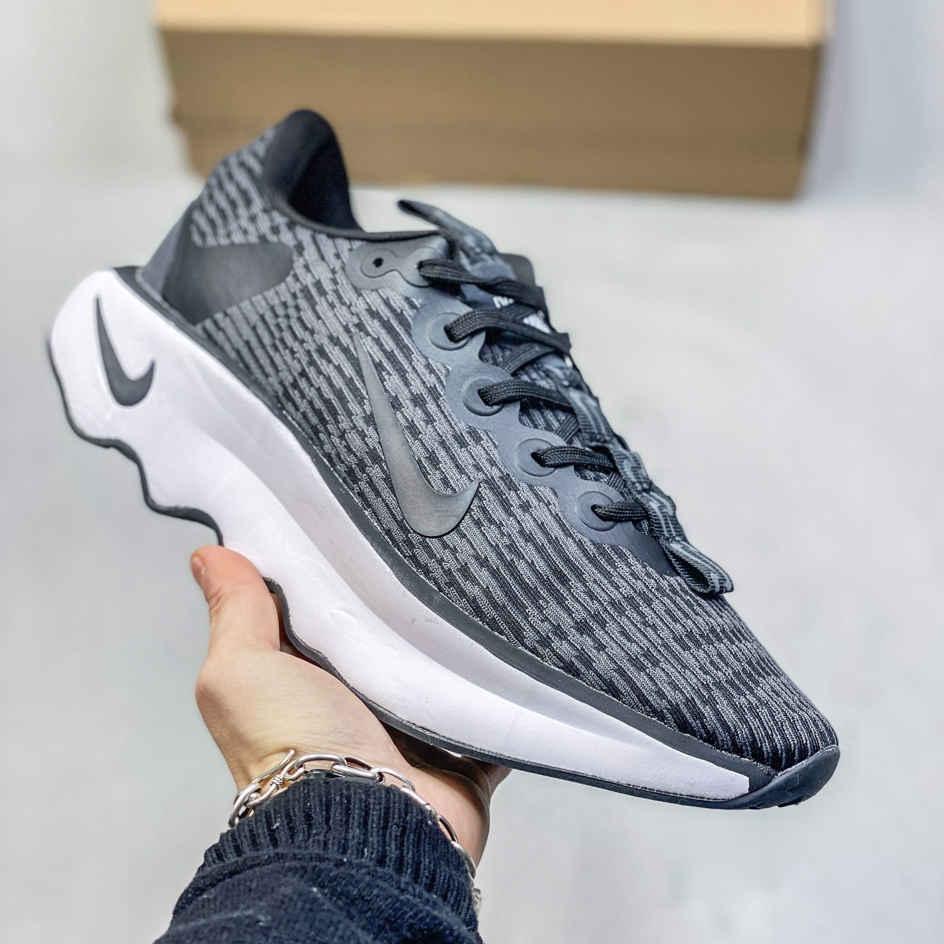 Nike MOTIVA