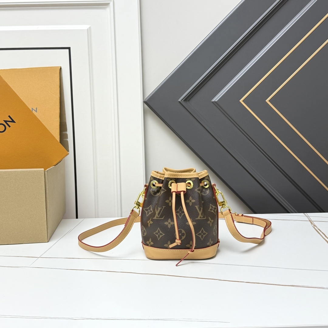 Louis Vuitton M81266