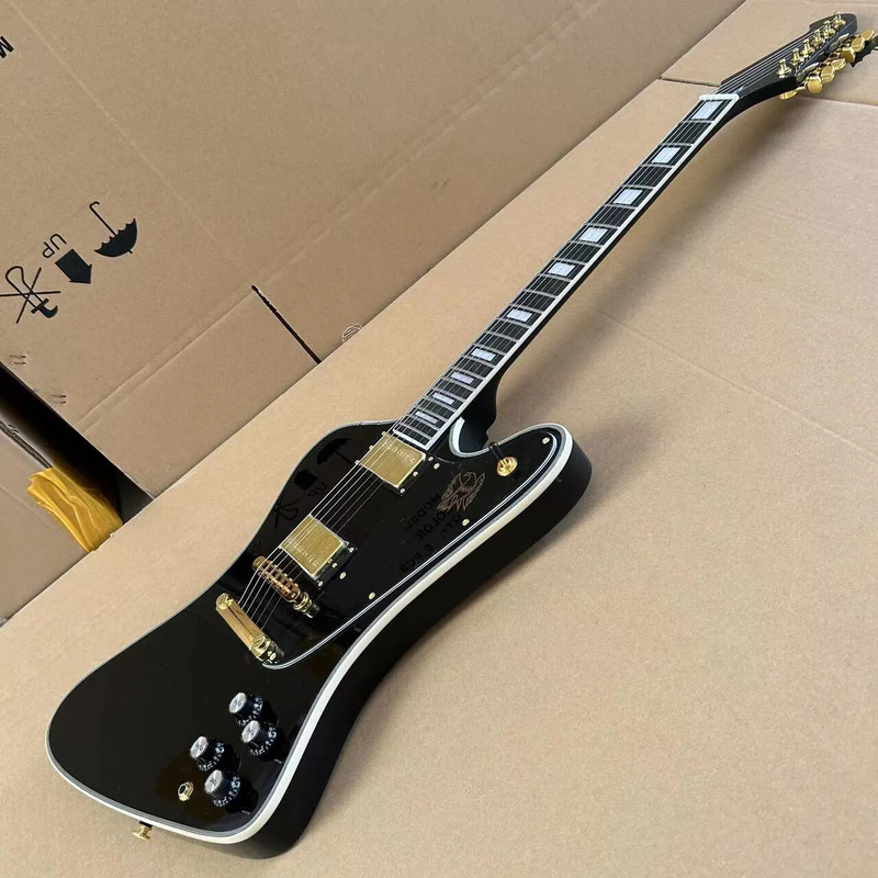 Electric Guitar Rosewood Fingerboard Golden Hardware Tremolo System 6 Strings