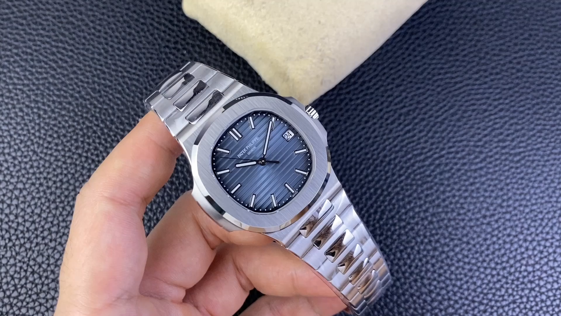 【Super Clone】Patek Philippe Nautilus Self Winding Watch 5811 1G 001 Replica Watch