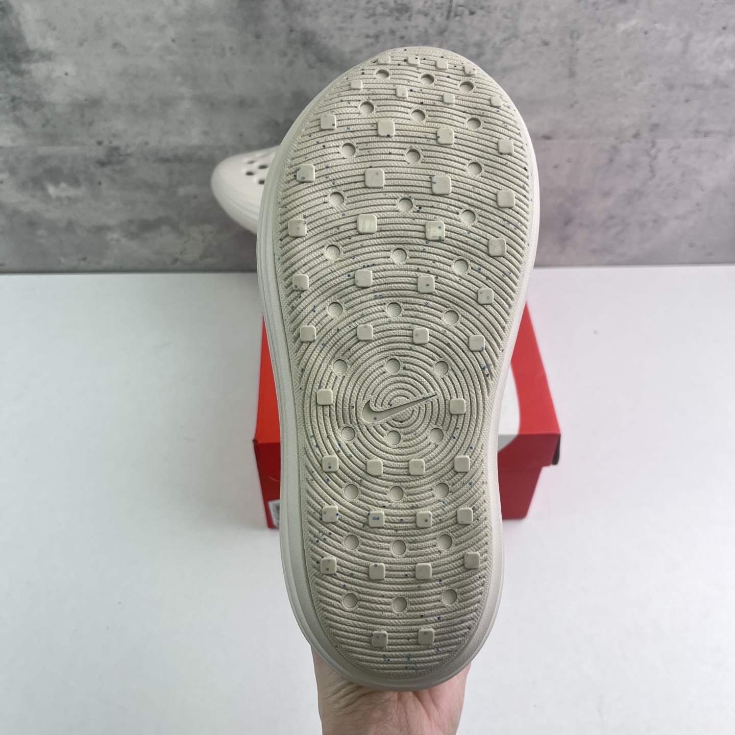 Nike ReactX Rejuven8 Sneakers detail 2