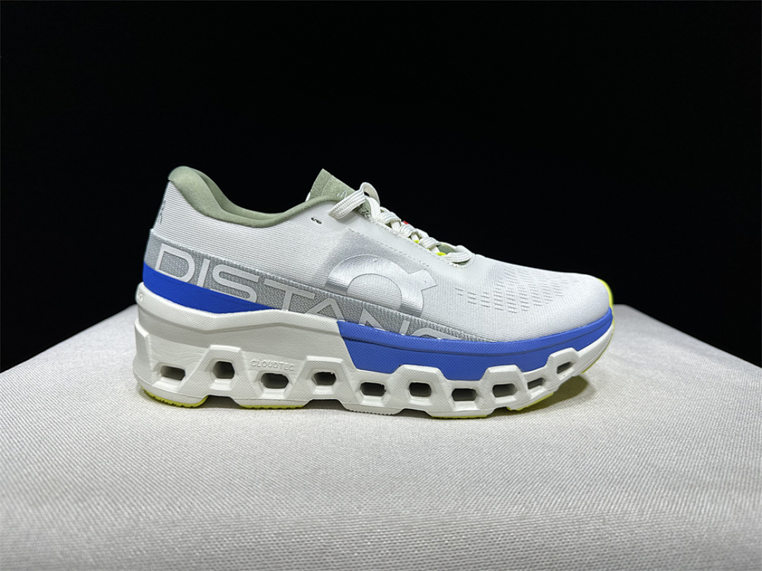 On Cloudmonster 2 colour options