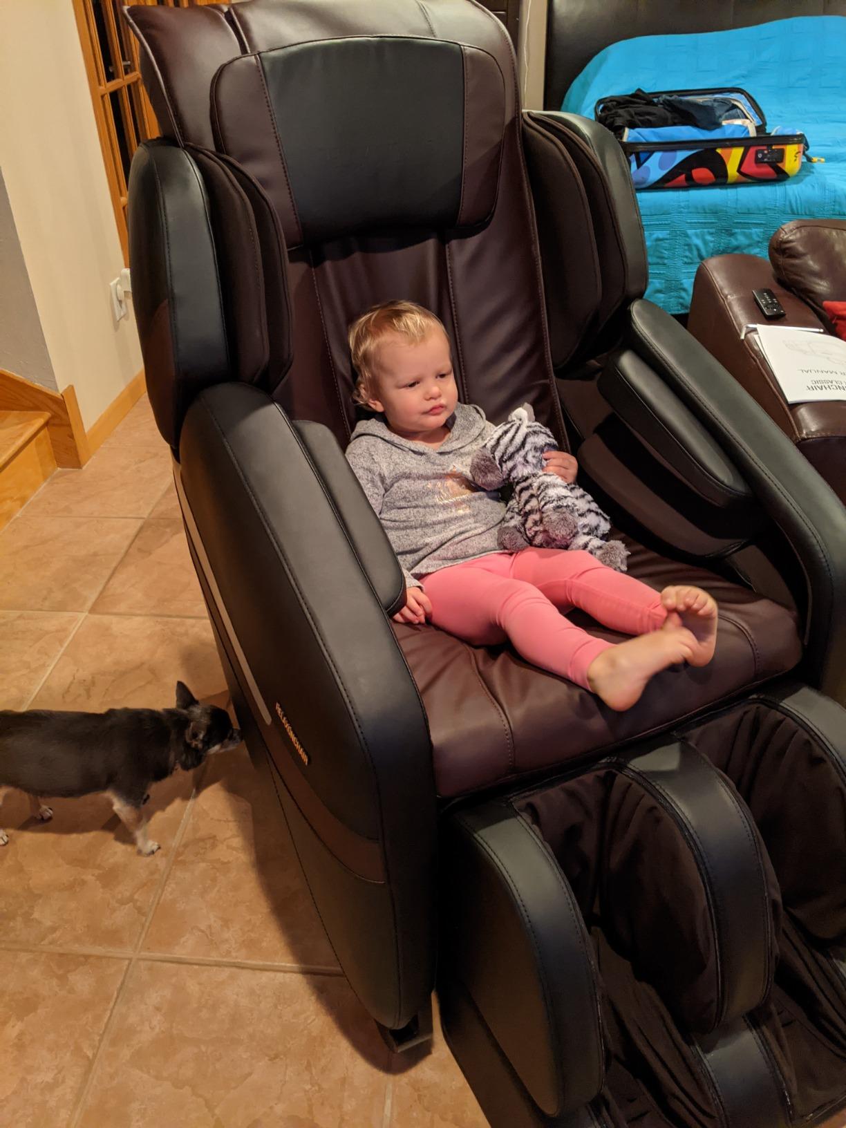 Full Body Zero Gravity Shiatsu Massage Chair with Built-in Heat