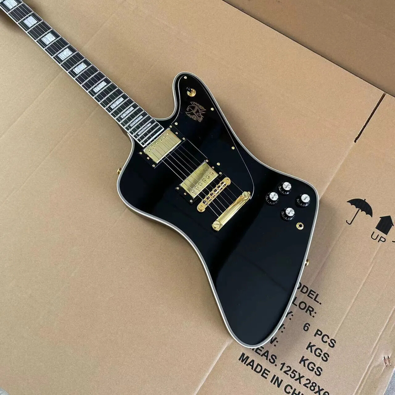 Electric Guitar Rosewood Fingerboard Golden Hardware Tremolo System 6 Strings