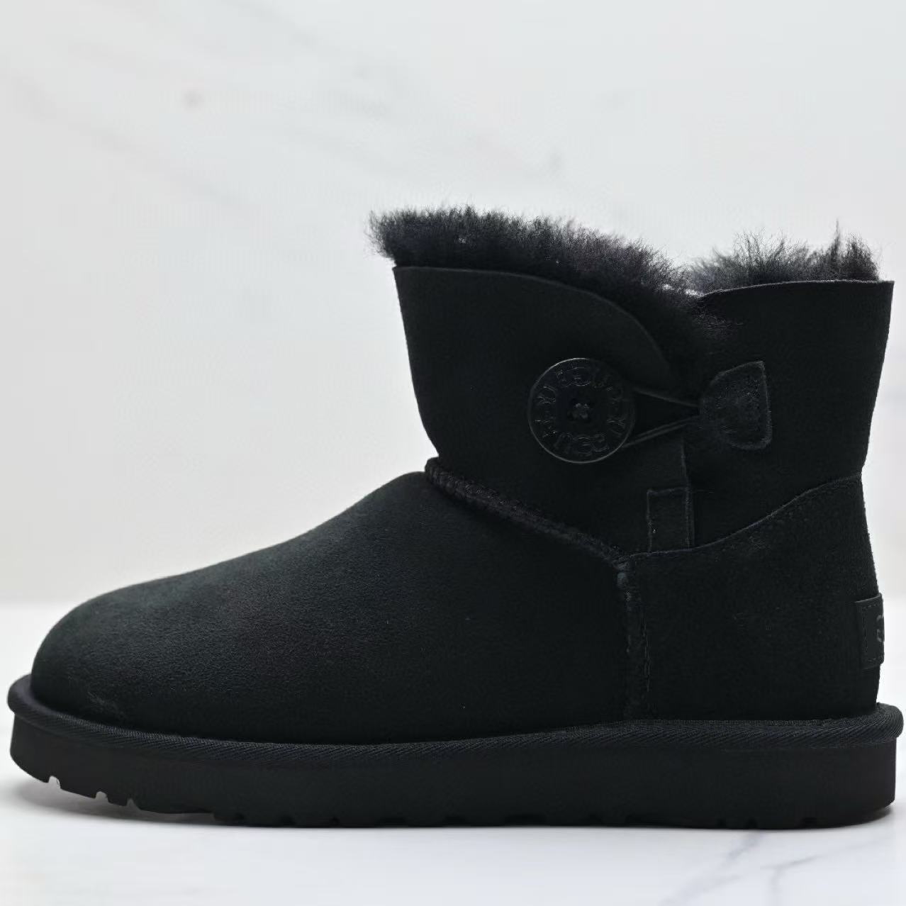 UGG Bailey Mini Button