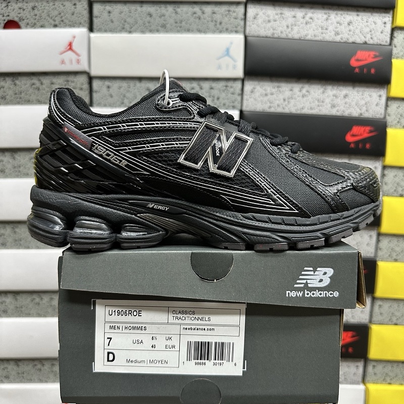 New Balance 1906 Sneakers