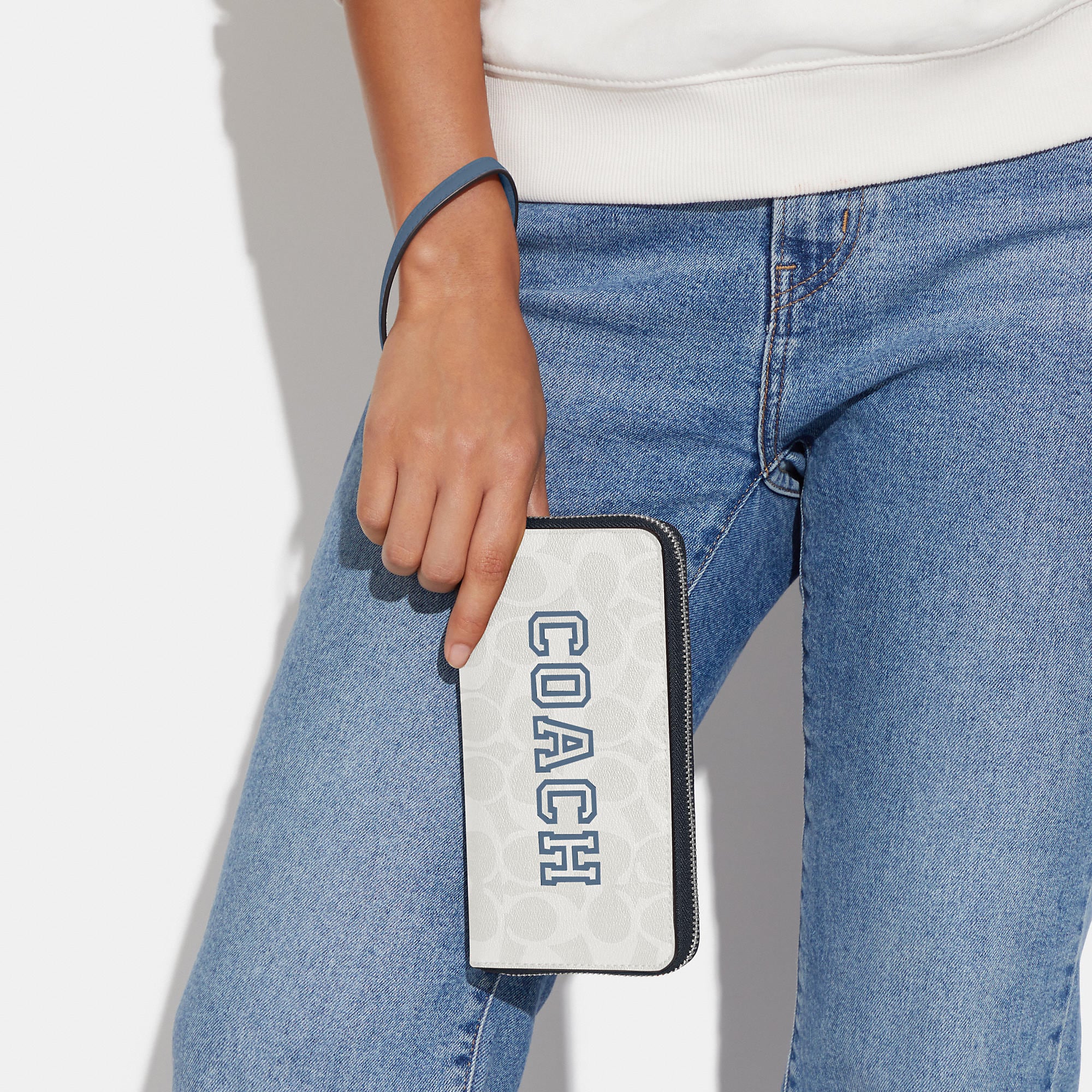 COAthtCH Classic Wallet