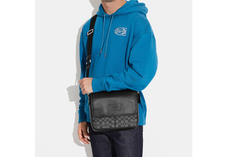 COAthtCH Classic handbags