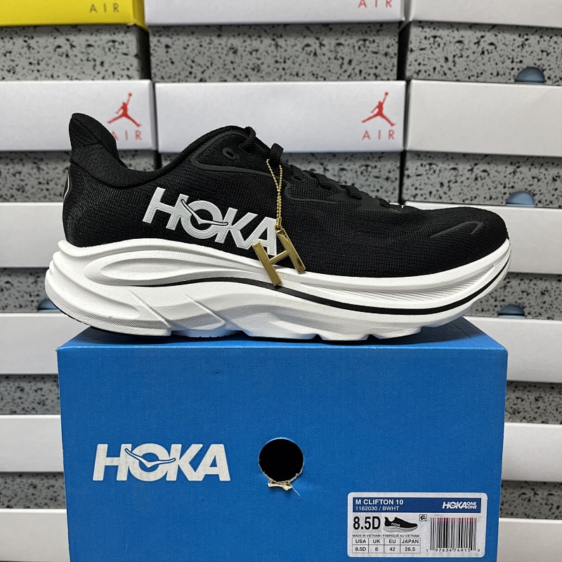 Hoka Clifton 9 Sneakers