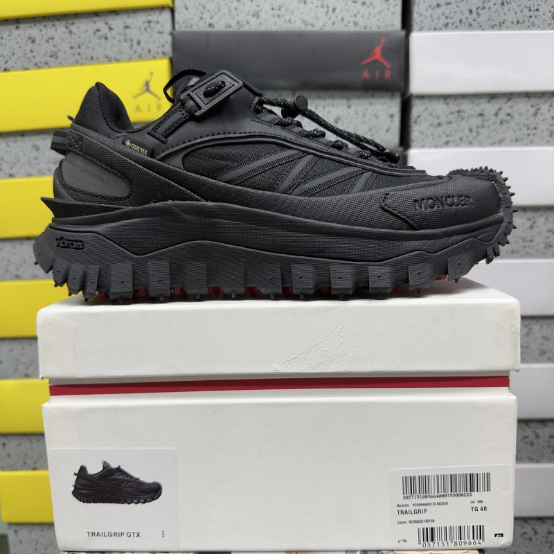 Moncler Trailgrip Gore-Tex 4