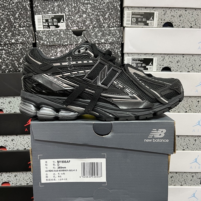 New Balance 1906 Sneakers
