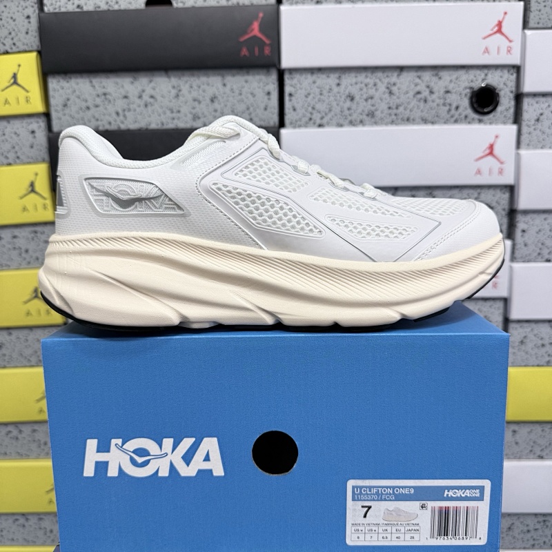 Hoka Clifton 9 Sneakers