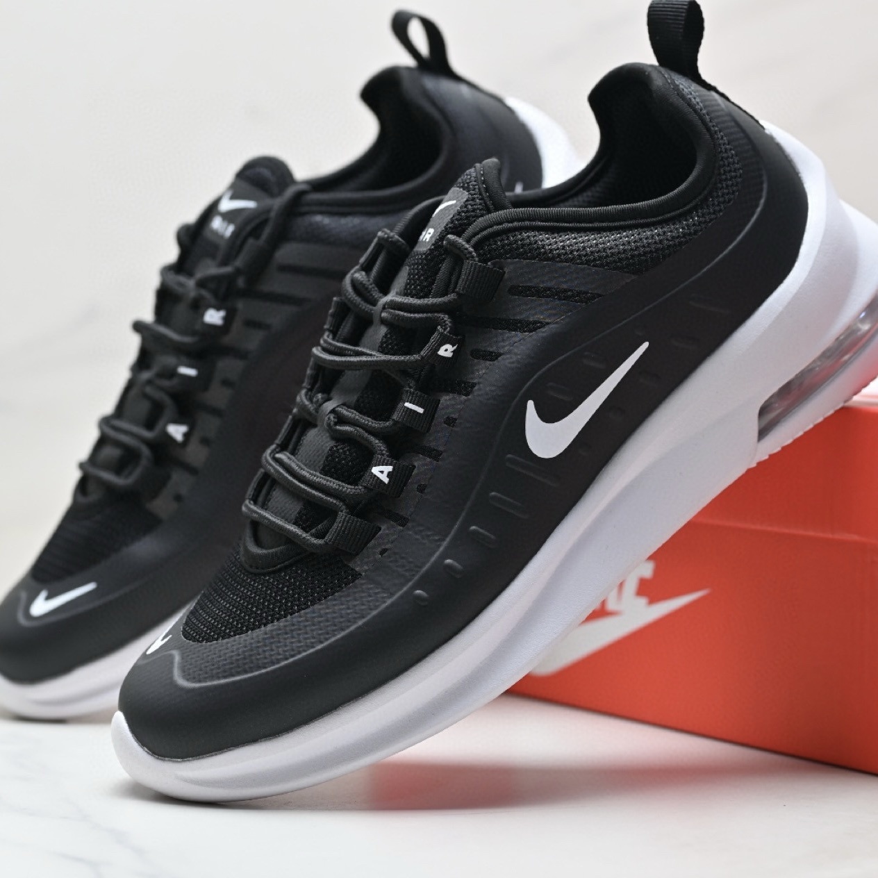 Air Max Axis 10