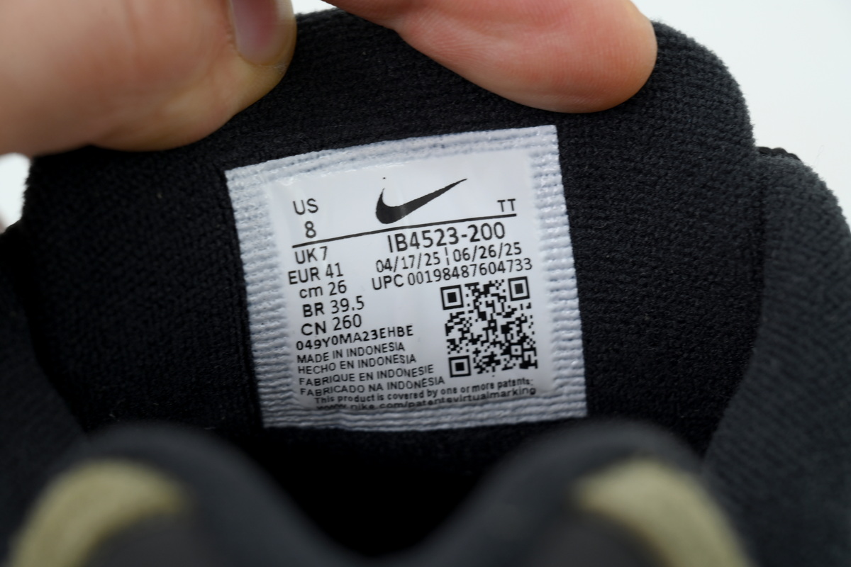 Undefeated x Nike Air Max 95 Medium Olive IB4523-200