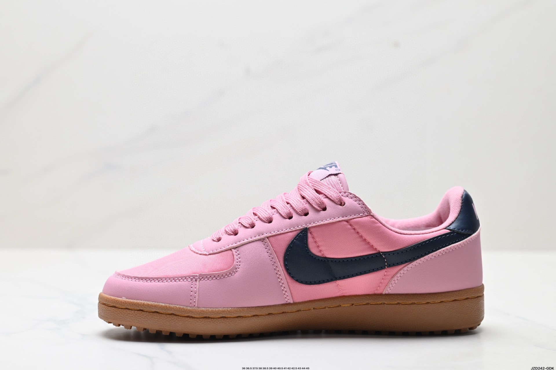 Nike Field General 82