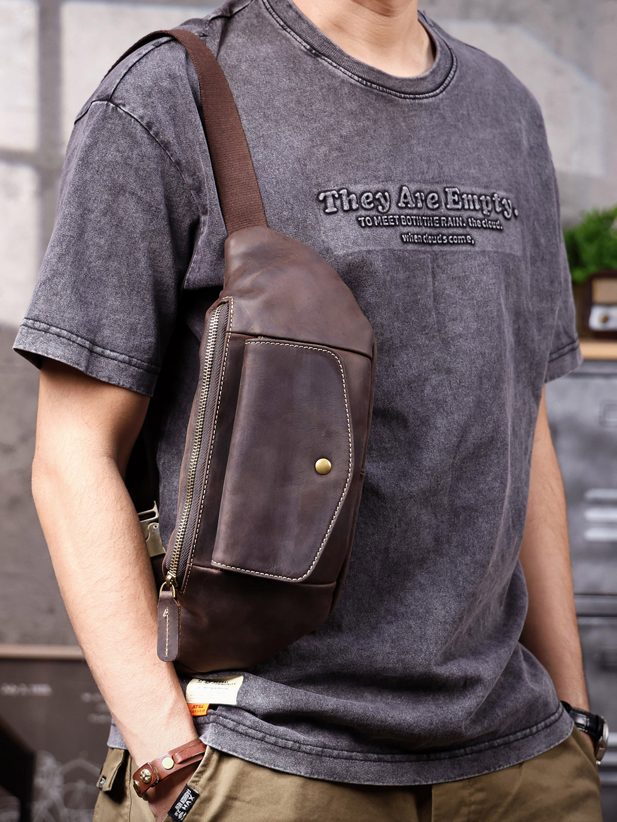 Vintage Full-Grain Leather Waist Bag - Rugged Utility for the Modern Lifestyle