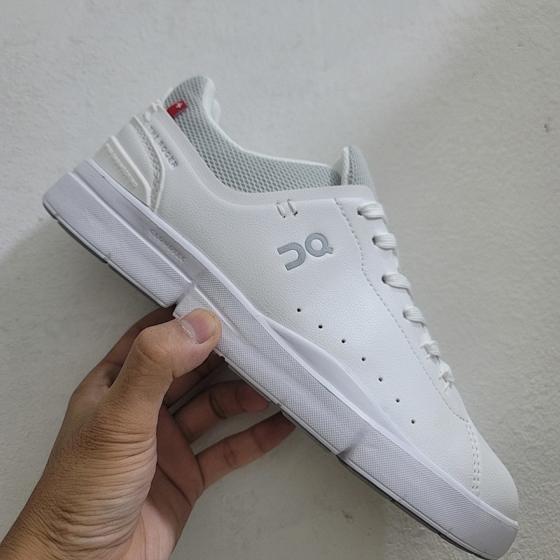 On THE ROGER Advantage colour options