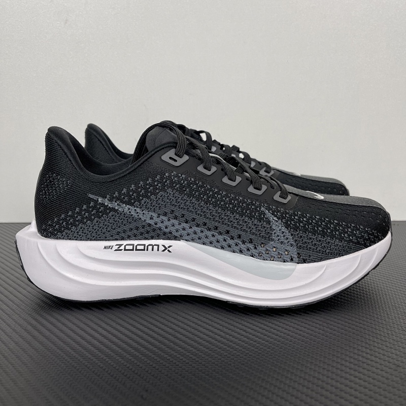 Nike Pegasus Plus