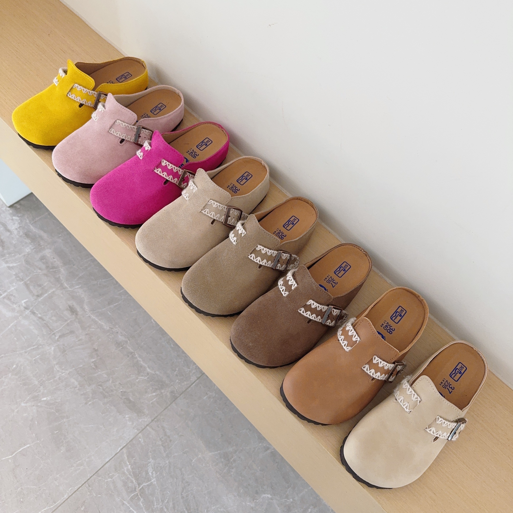 UGG Footwear Style 062