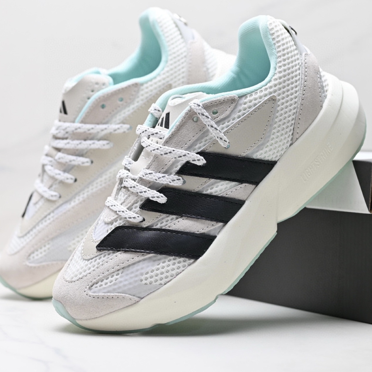 Adidas LightBlaze