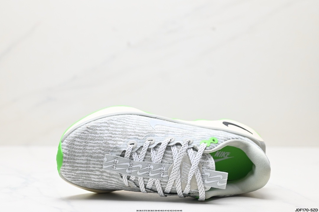 Nike MOTIVA
