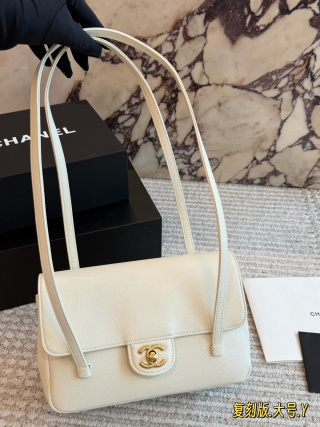 Preppy Coco Small Shoulder Bag In Shiny Caviar Leather