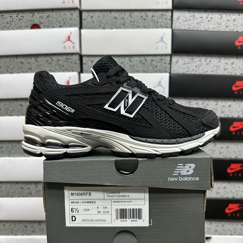 New Balance 1906 Sneakers