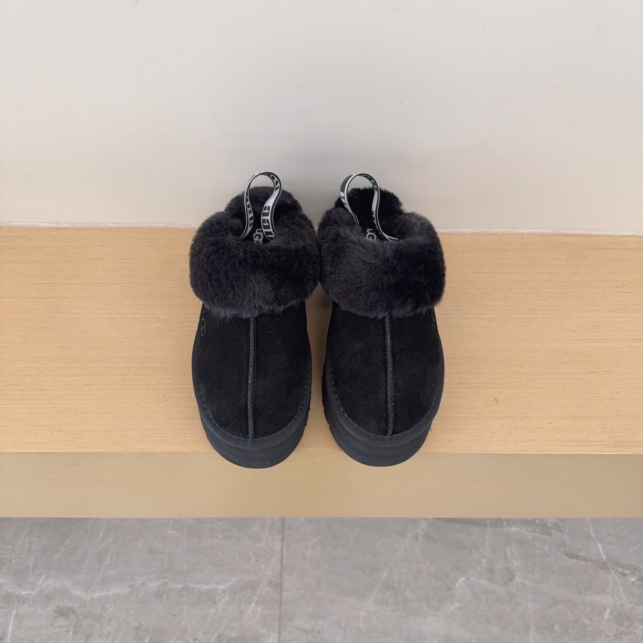 UGG Footwear Style 013