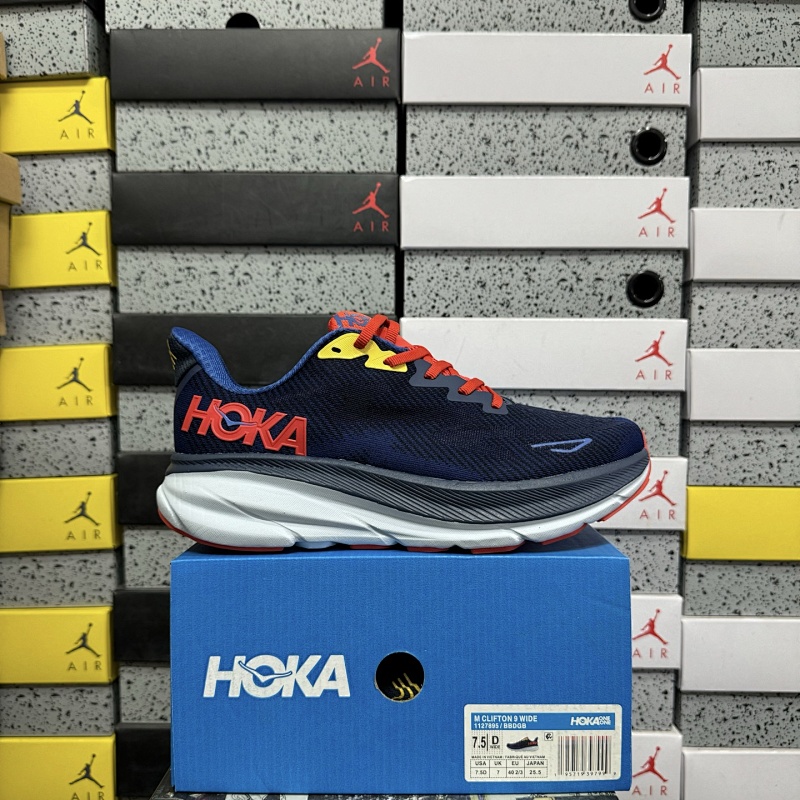Hoka Clifton 9 Wide Sneakers